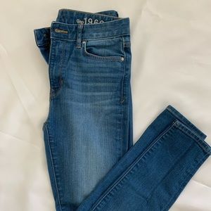GAP High-Waist Skinny Jeans